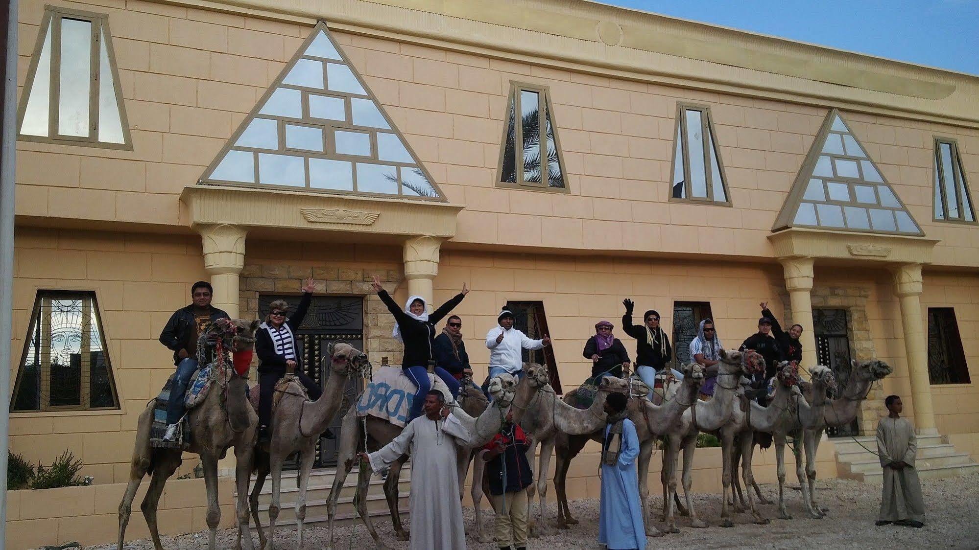 Pyramids Luxor Hotel&SPA Exteriér fotografie